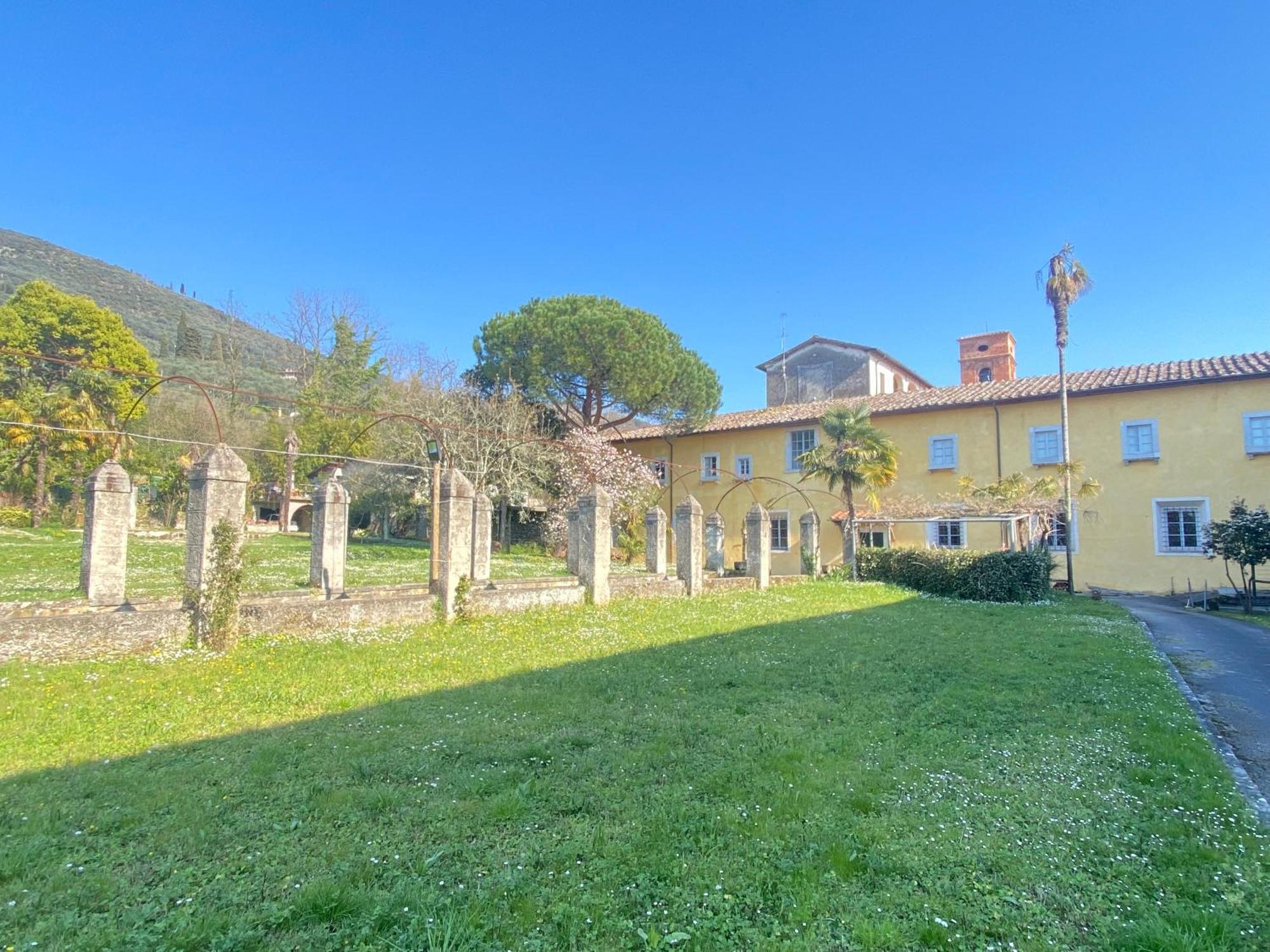 Centro Arti Visive Bed & Breakfast Pietrasanta Exterior photo