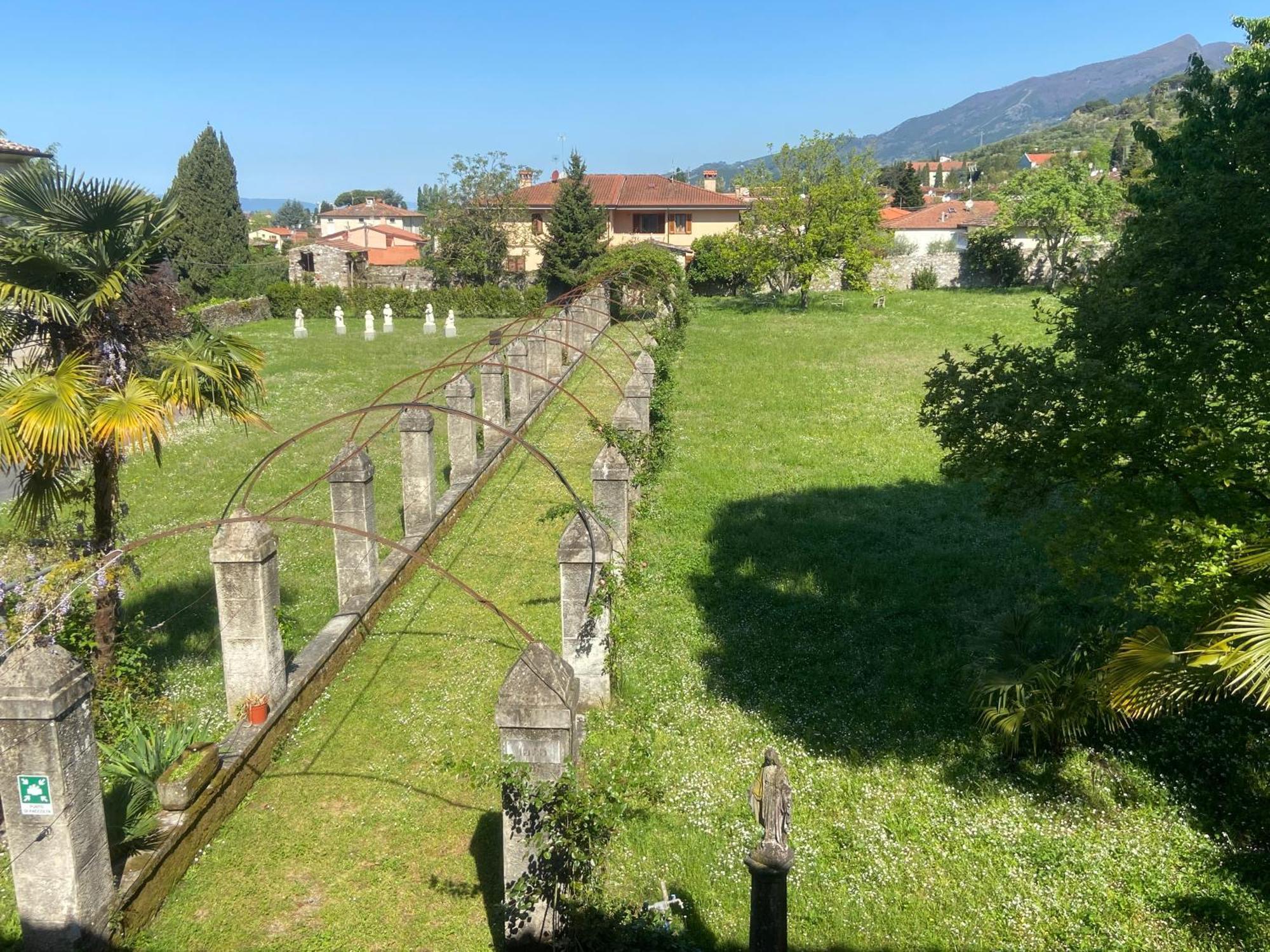 Centro Arti Visive Bed & Breakfast Pietrasanta Exterior photo